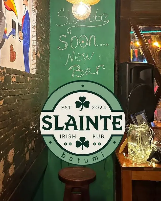 Cozy interior of Sláinte Irish Pub with authentic Irish décor